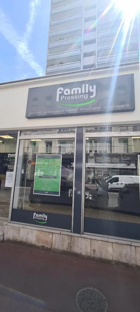 FAMILY PRESSING - photo 1